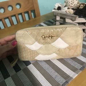 Jessica Simpson wallet